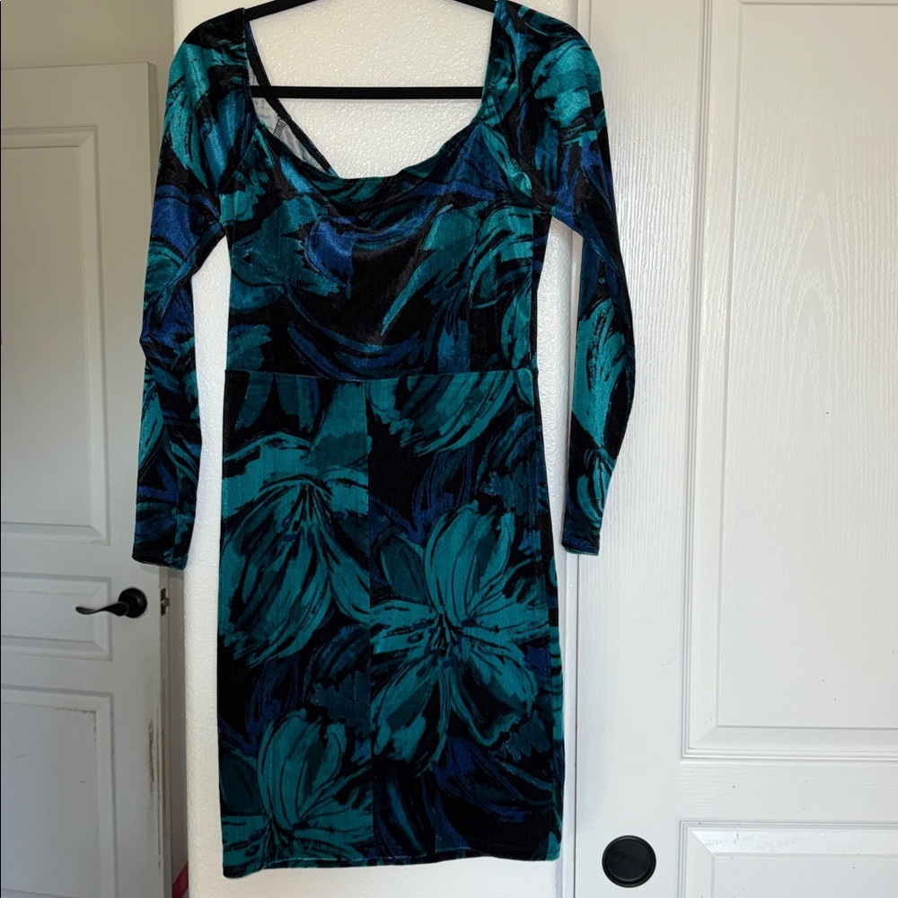 VENUS Vibrant Blue and Green Long Sleeve Dress - Picture 3 of 4